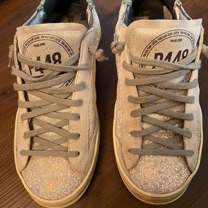 P448 Glitter Sneaker